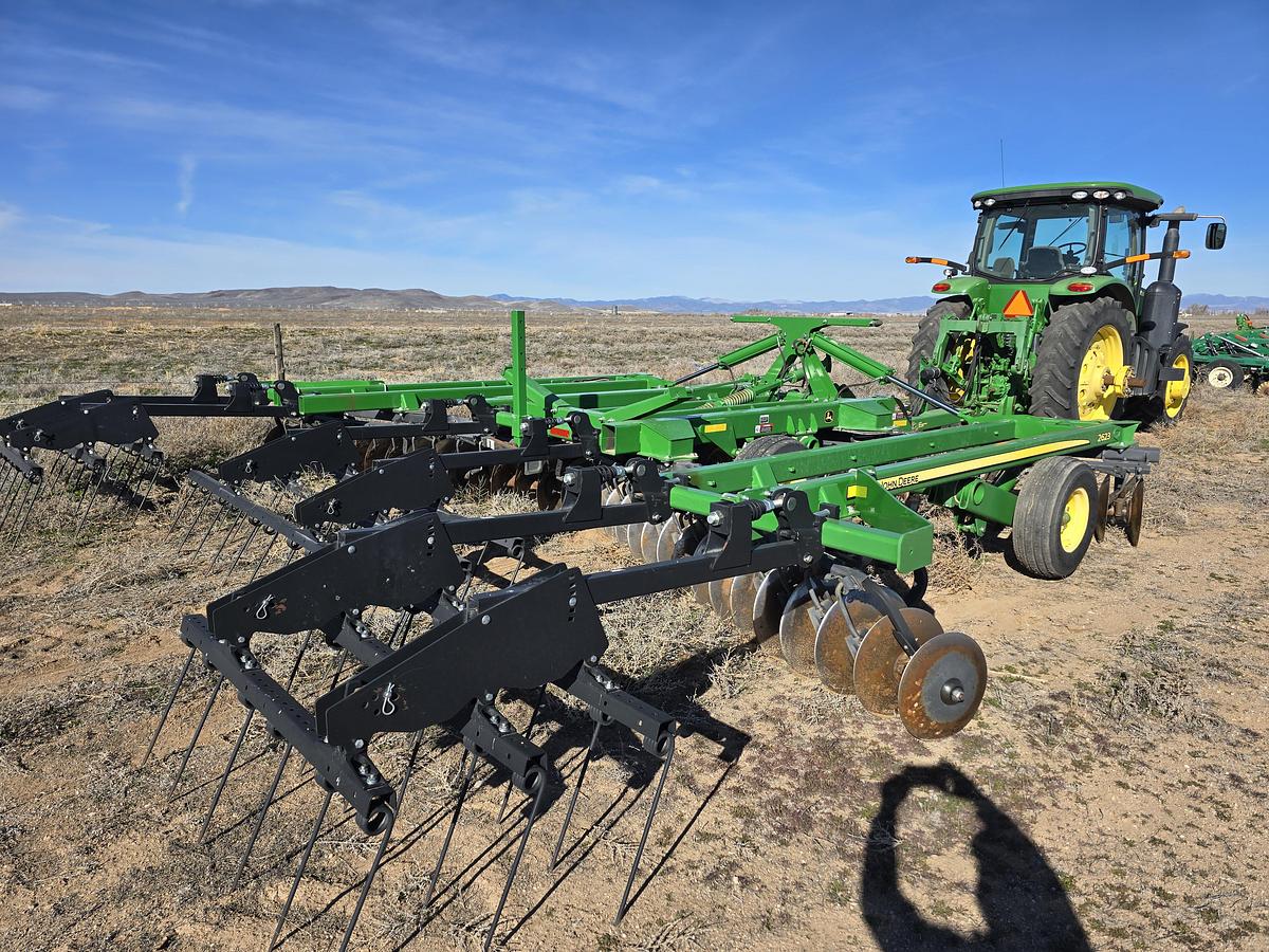 Used 20' John Deere 2623 Tandem Disk