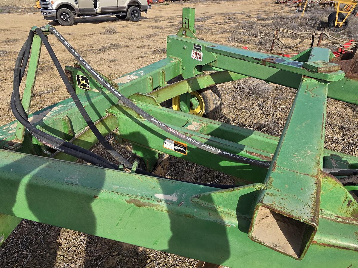 Used John Deere 995 Plow - 6 Bottom