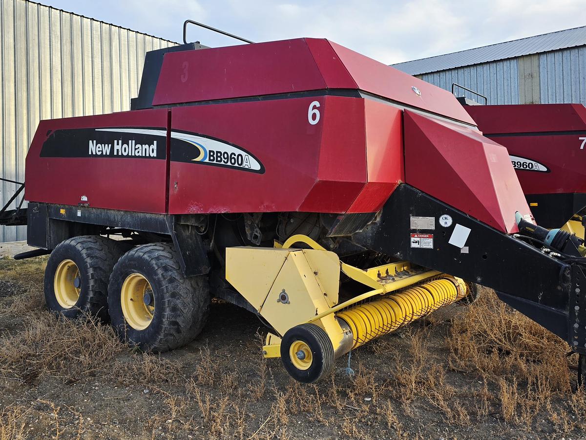 Used 2007 New Holland BB960A Baler