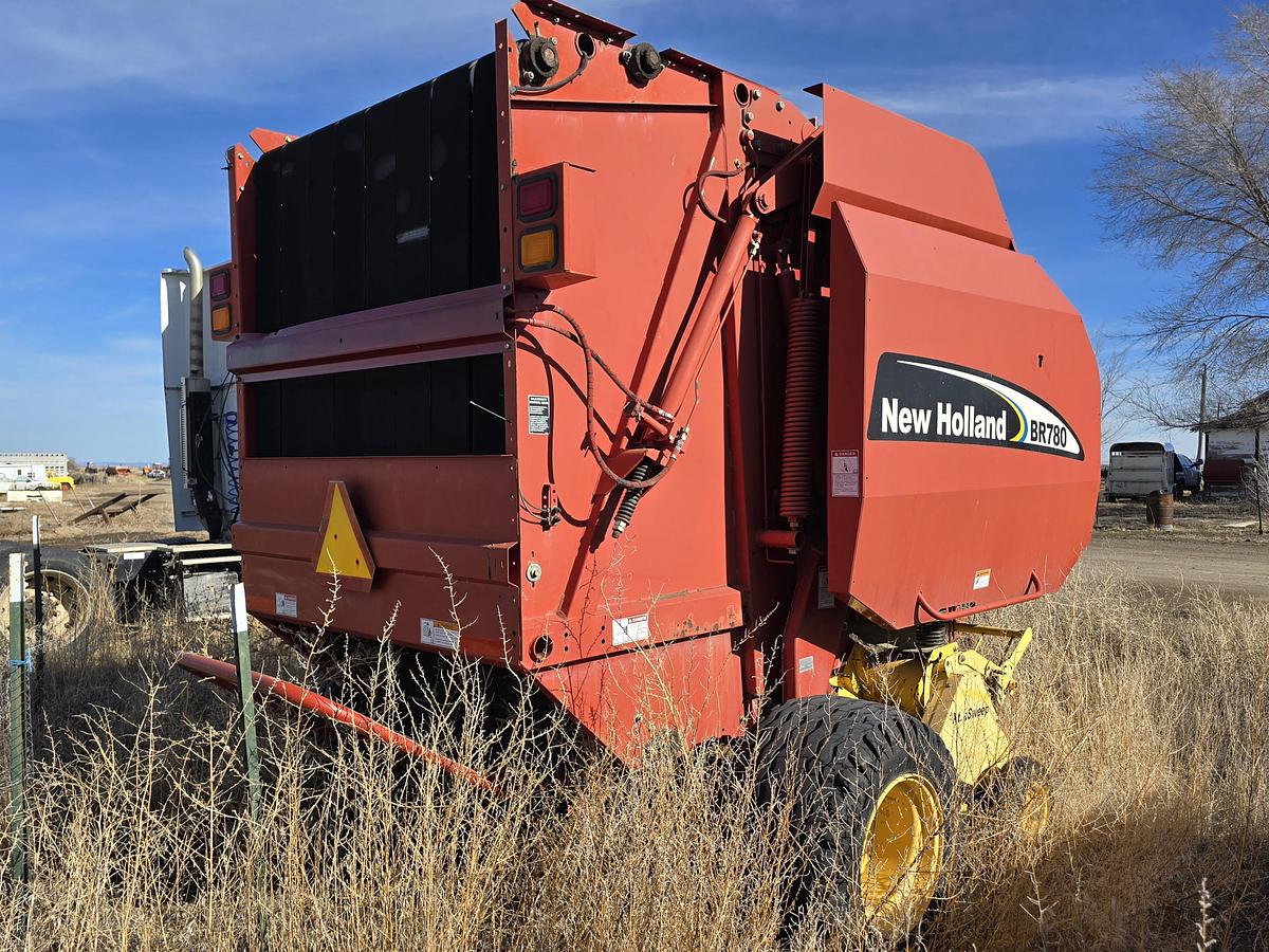 Used 2003 New Holland BR780 Round Baler
