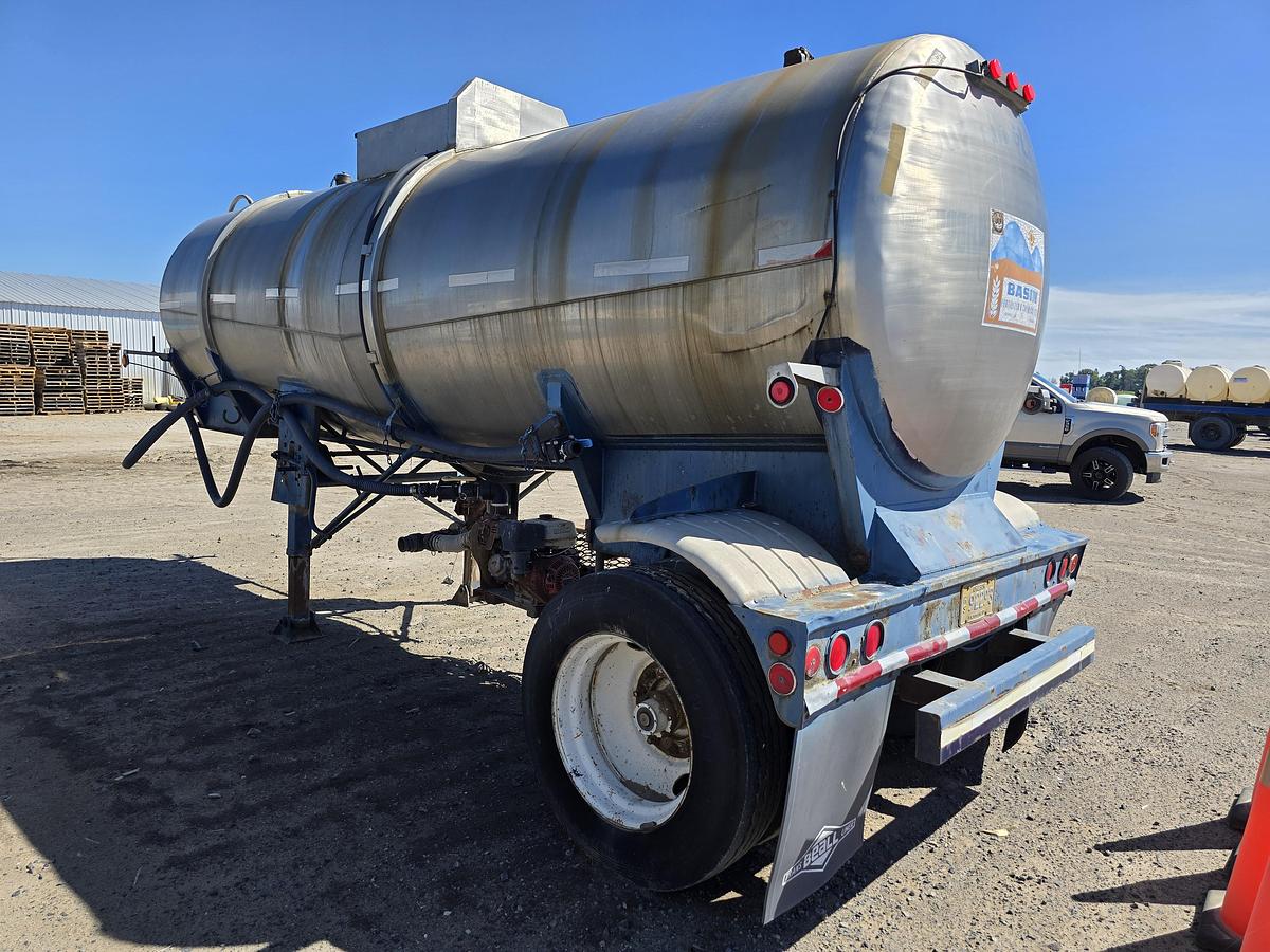 Used 3000 gallon Beall Water Tank Trailer