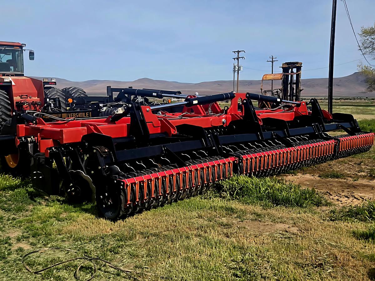 Used 2018 25' Versatile Fury HS250 High Speed Disk