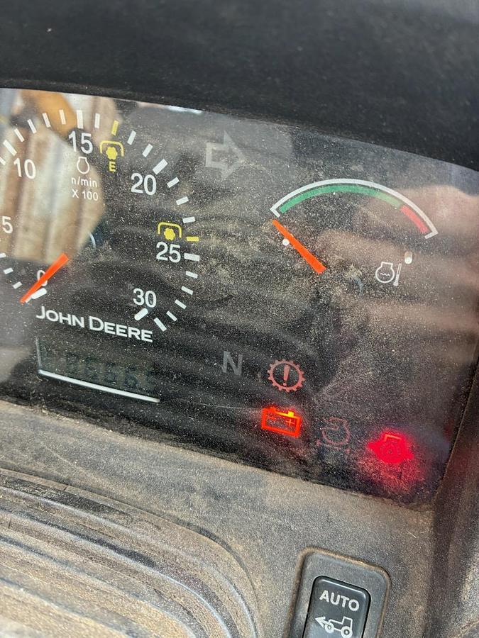 Used 2005 John Deere 5525 Tractor w/ Loader