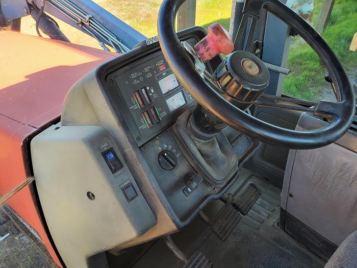 Used 1990 Case 7110 Tractor w/ Loader