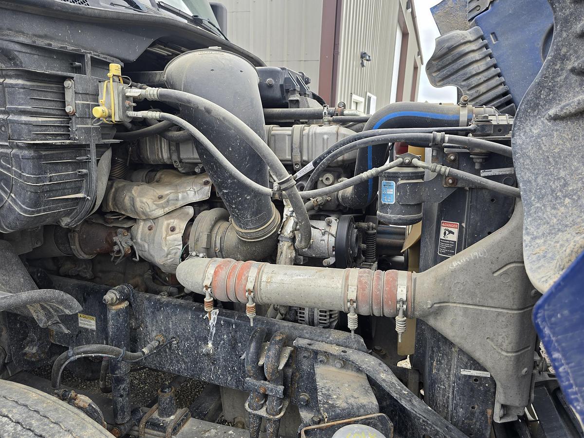 Used 2016 Freightliner Cascadia Sleeper Truck