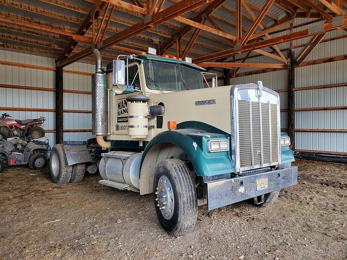 Used 1995 Kenworth W900 Truck w/ Single Axle
