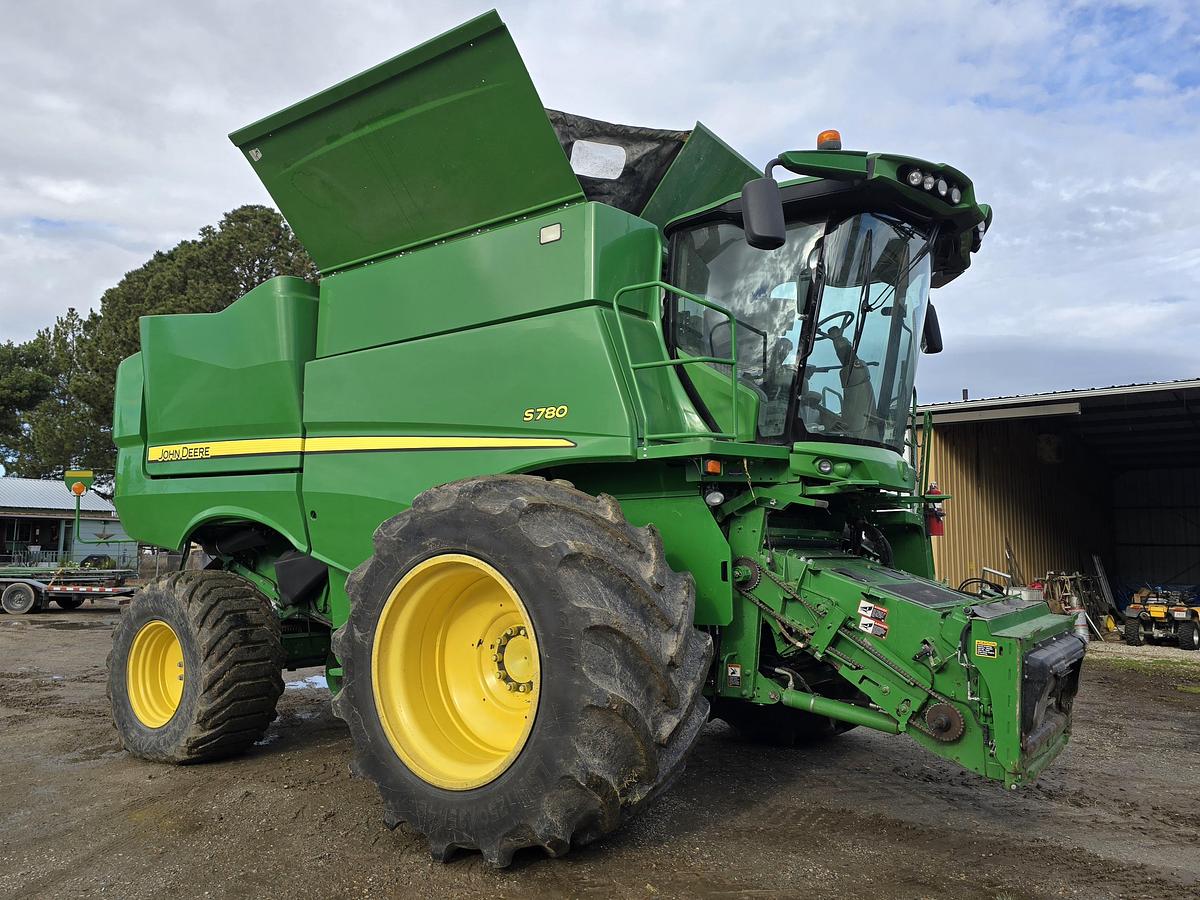 Used 2018 John Deere S780 Combine