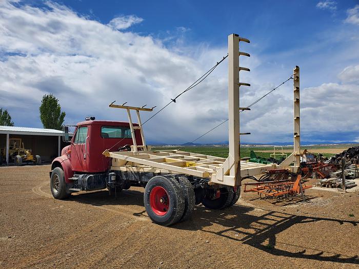 Used International Bale Retriever Truck for Big Square Bales
