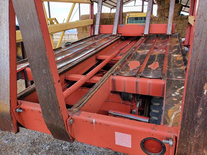 Used New Holland 1085 Balewagon w/ 4k hrs