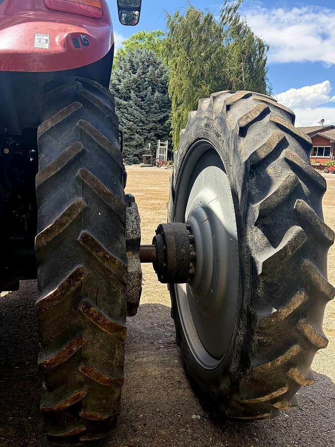 Used 2014 Case Magnum 310 CVT Tractor w/ 6000 hrs