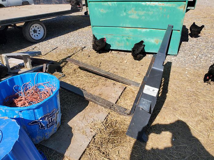 Used John Deere 250 Skid Steer w/ 4 Attachments