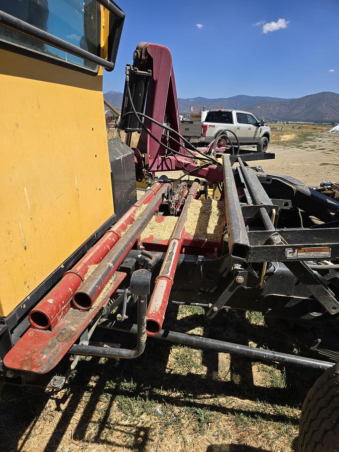 Used New Holland H9880 Balewagon w/ Big + Small Bale Clamps