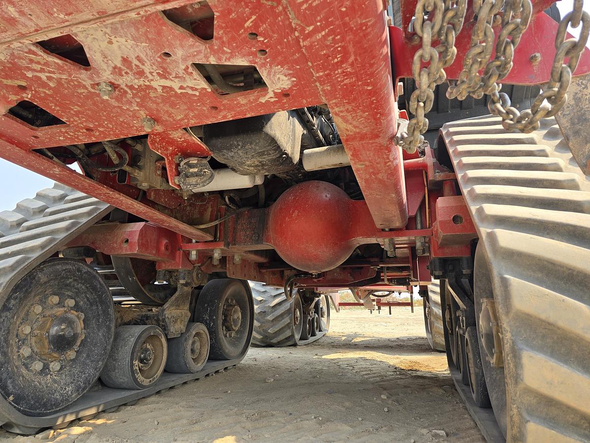 Used 2014 Versatile 450DT Tractor w/ 5000 hrs