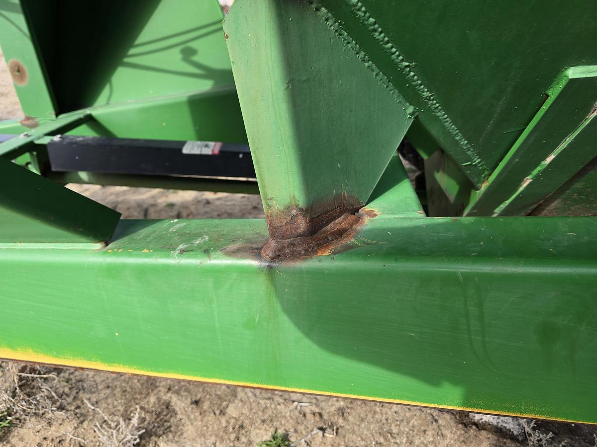 Used J&M 750 Grain Cart