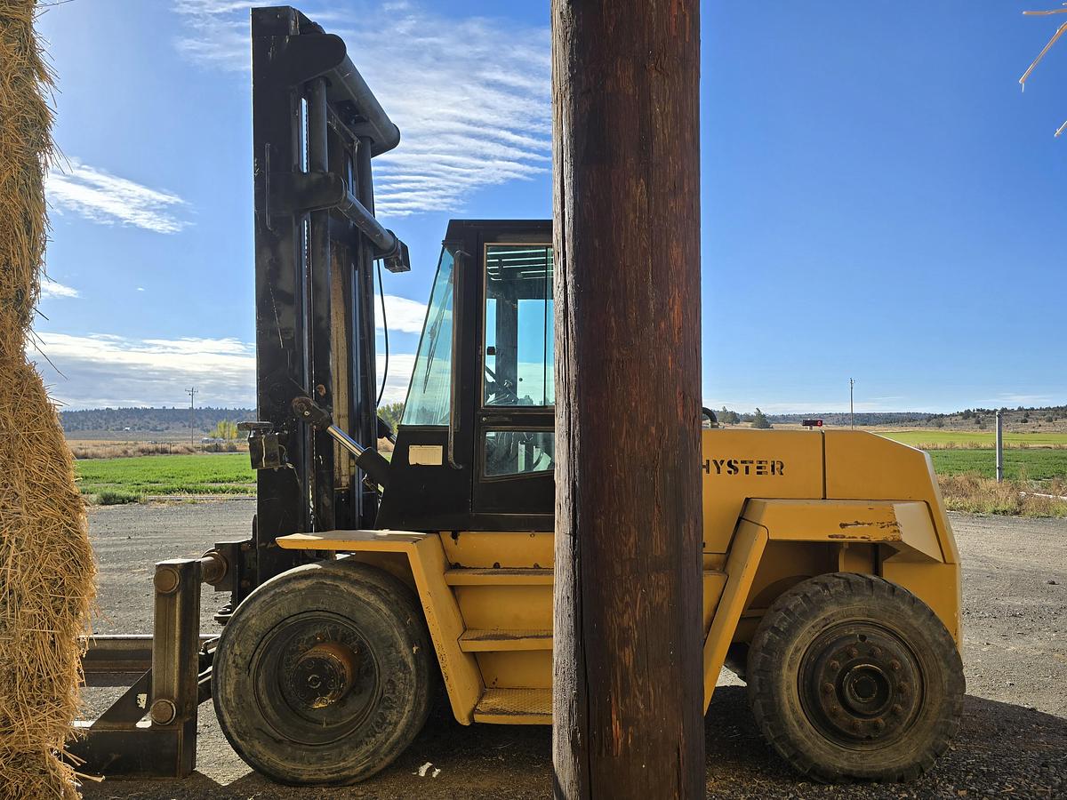 Used Hyster H210XL Hay Squeeze
