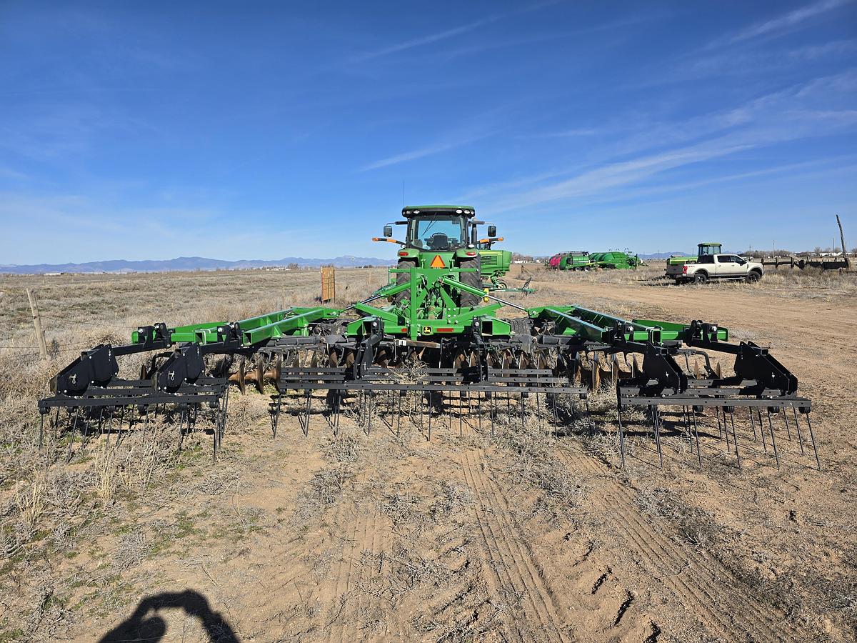 Used 20' John Deere 2623 Tandem Disk