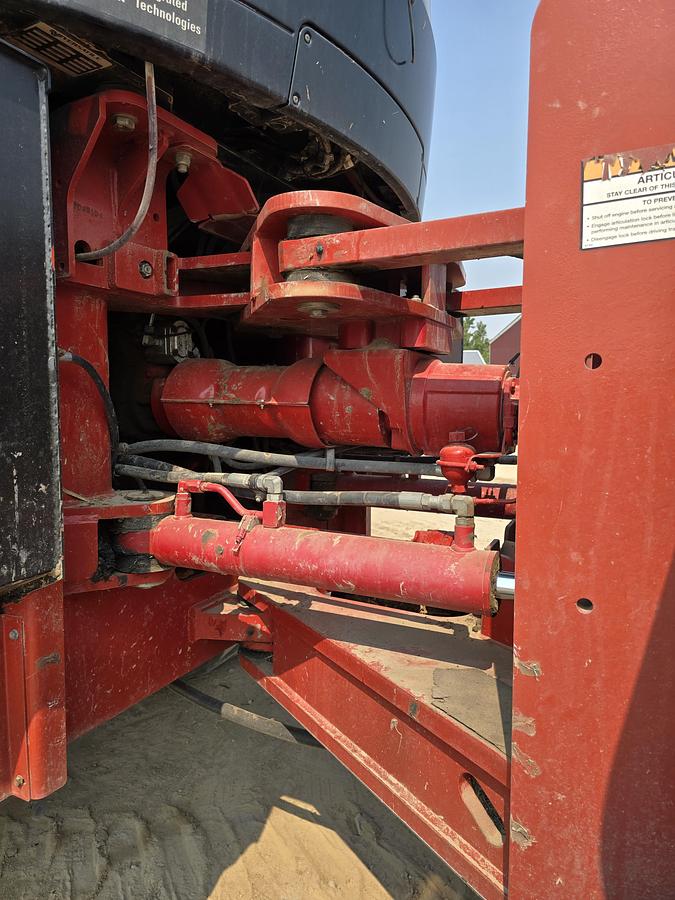 Used 2014 Versatile 450DT Tractor w/ 5000 hrs