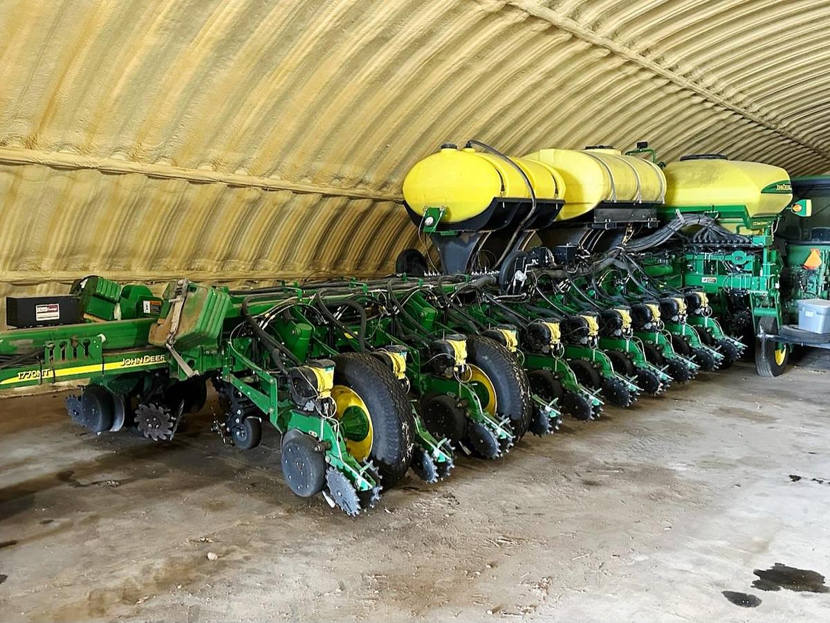 Used 24R30 John Deere 1770NT High Speed Precision Planter
