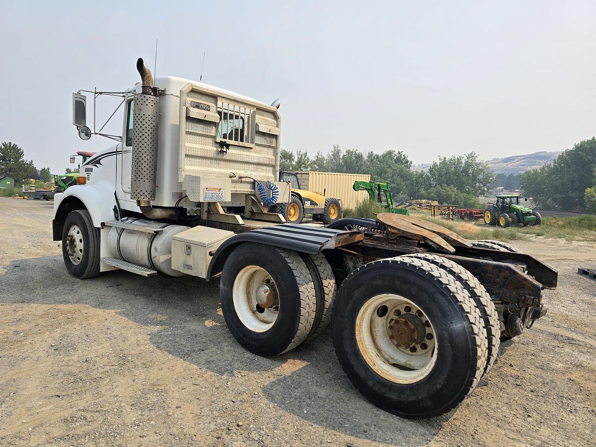 Used 2004 Kenworth T800 Truck w/ 330k Miles