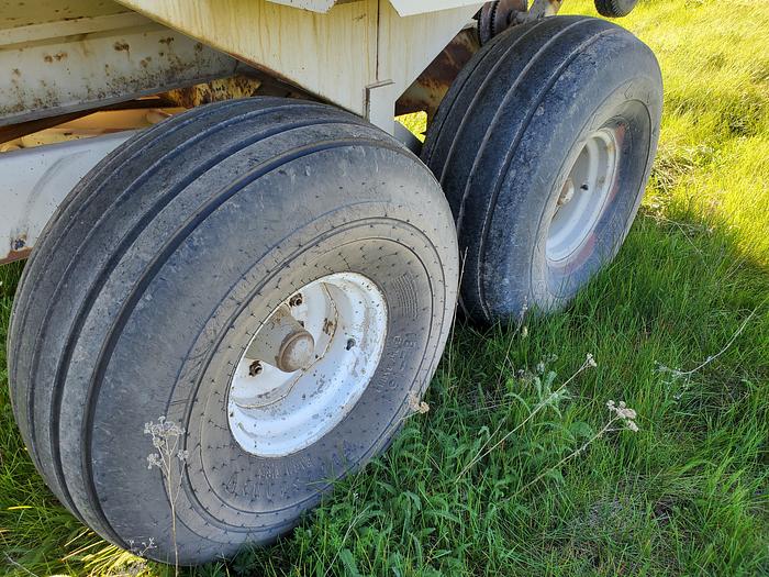 Used Fertilizer Spinner Spreader Cart