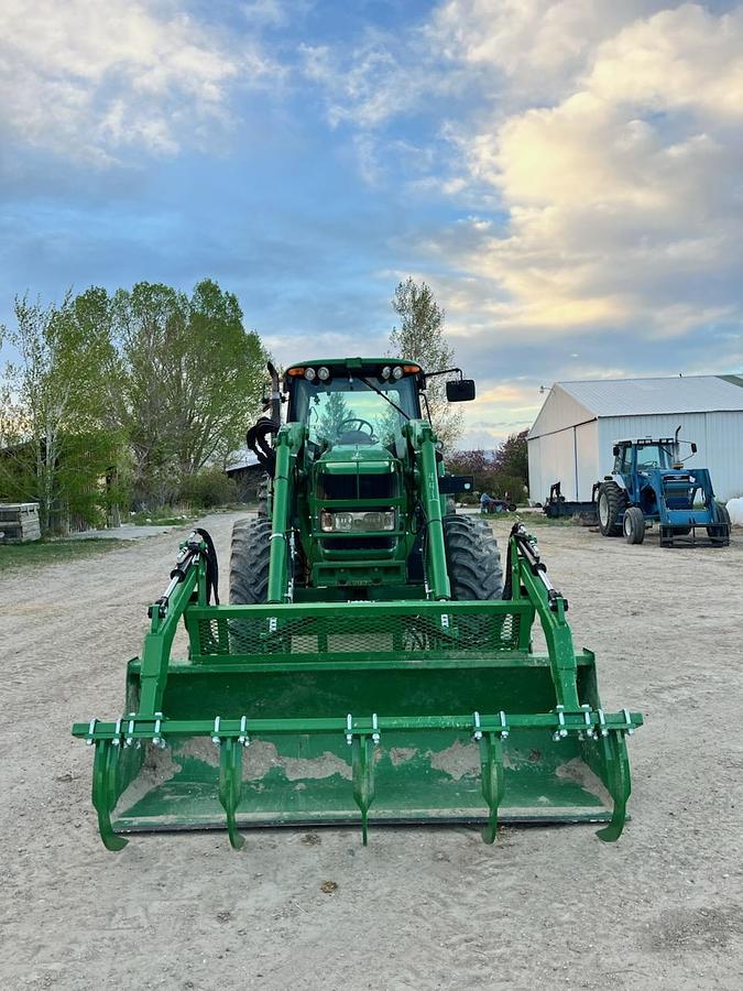 Used 2009 John Deere 7330 Premium Tractor w/ Grapple Loader