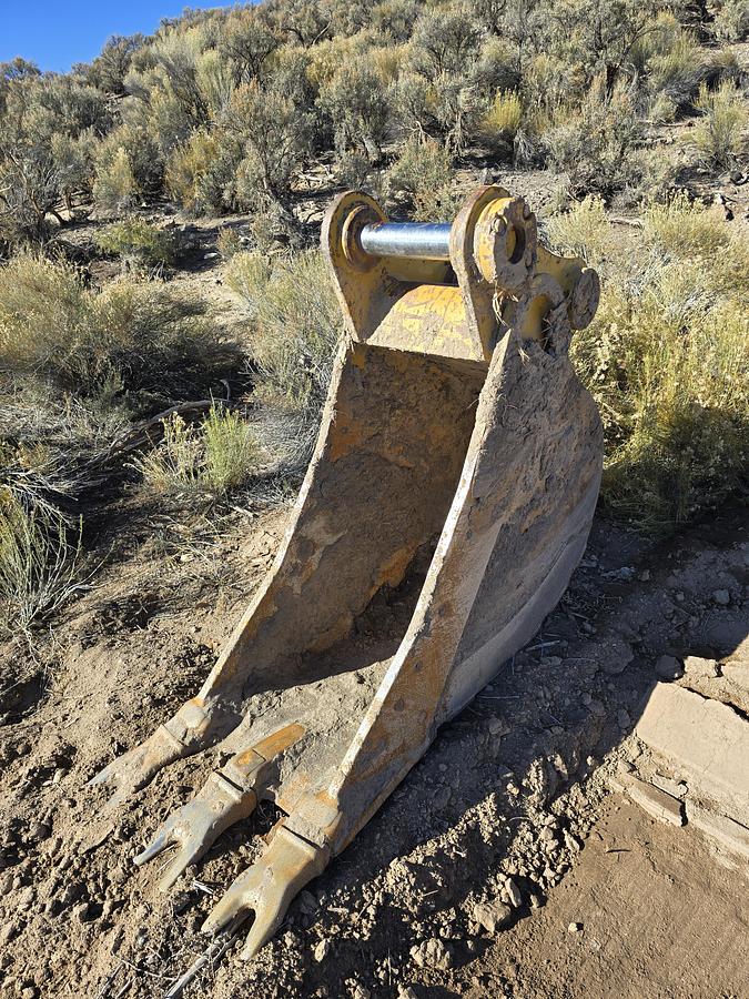 Used 2018 Caterpillar 320 Excavator w/ Thumb