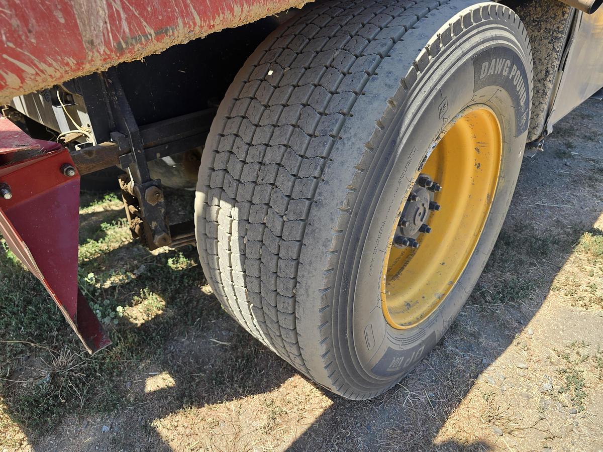 Used New Holland H9880 Balewagon w/ Big + Small Bale Clamps