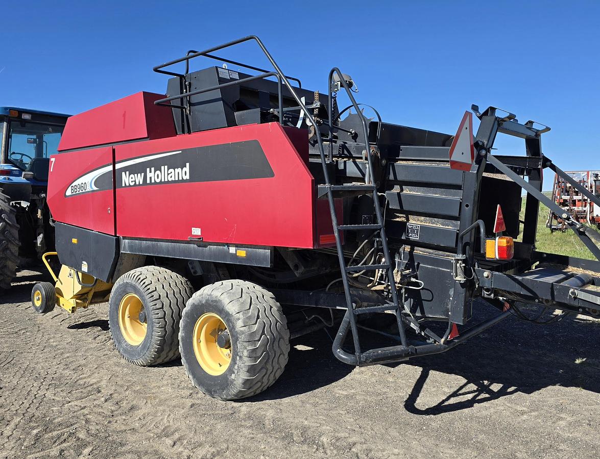 Used ** Auction ** 2007 New Holland BB960A Baler - 3x4