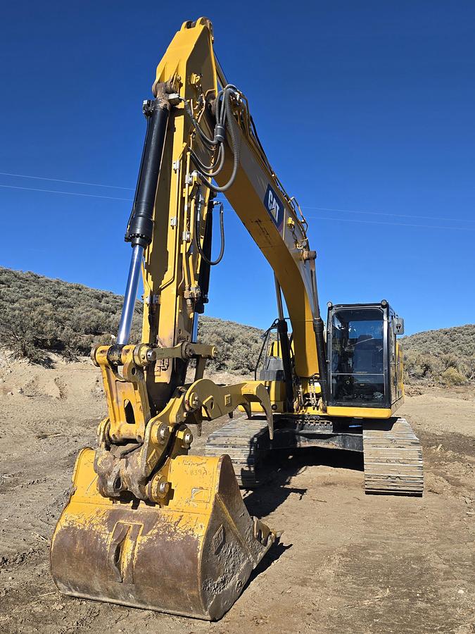Used 2018 Caterpillar 320 Excavator w/ Thumb