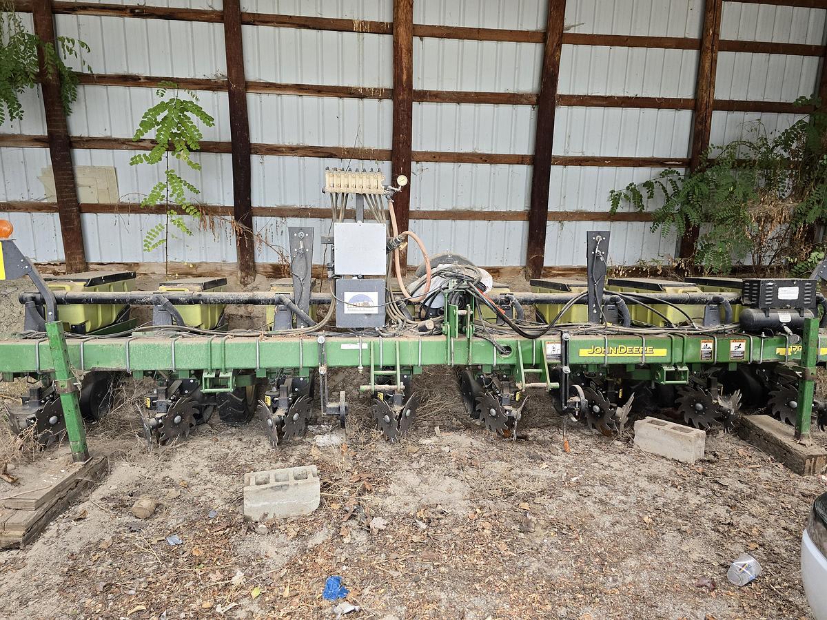 Used John Deere MaxEmerge XP 1700 Precision Planter - 8R30