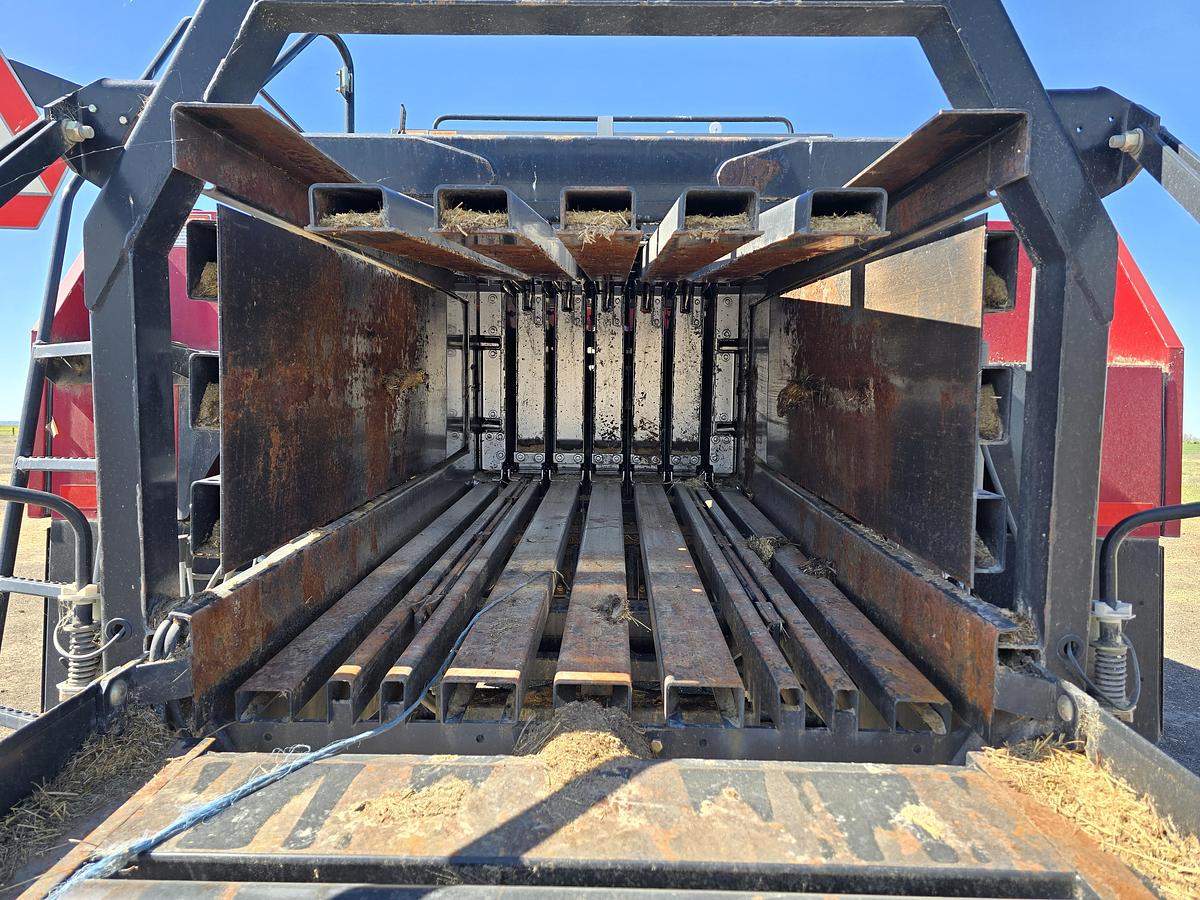 Used ** Going to Auction ** 2006 New Holland BB960A Baler - 3x4
