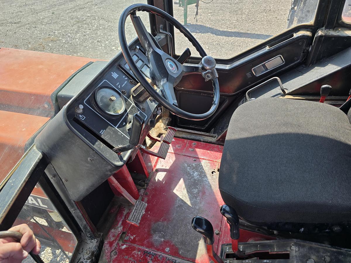 Used International 886 Tractor