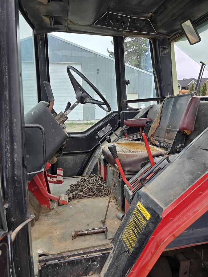 Used International 1486 Tractor w/ Loader