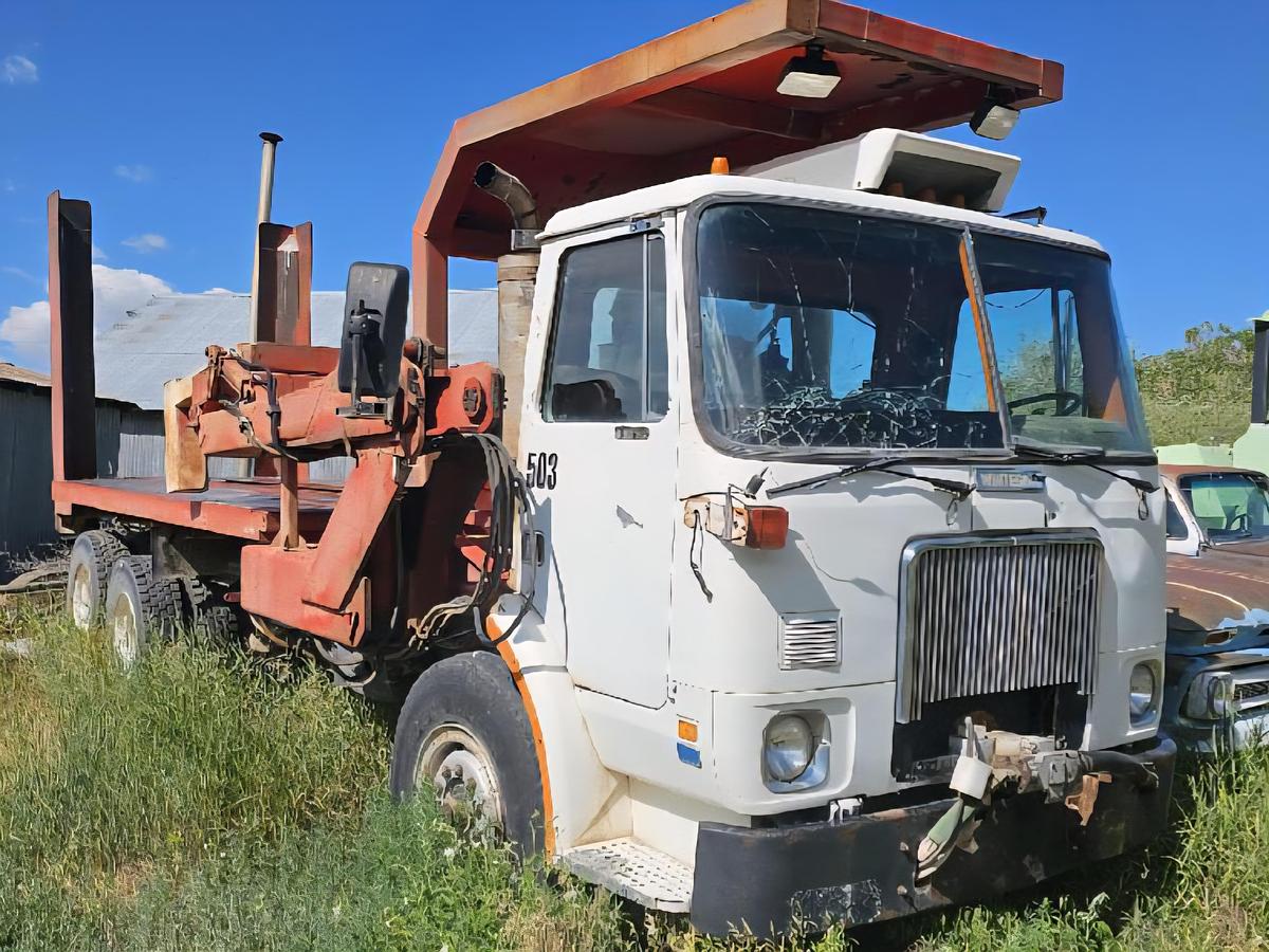 Used Ton-Right 890 Bale Stacker