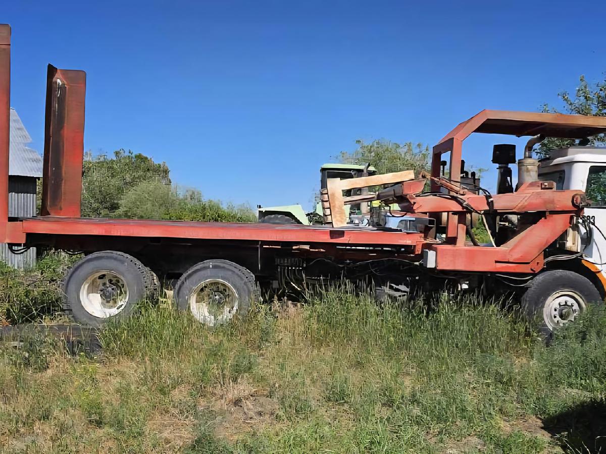 Used Ton-Right 890 Bale Stacker