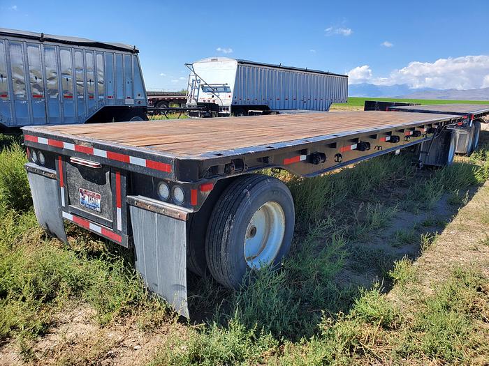 Used 40' + 32' Hay / Flatbed Trailer Set - Transcraft w/ Western