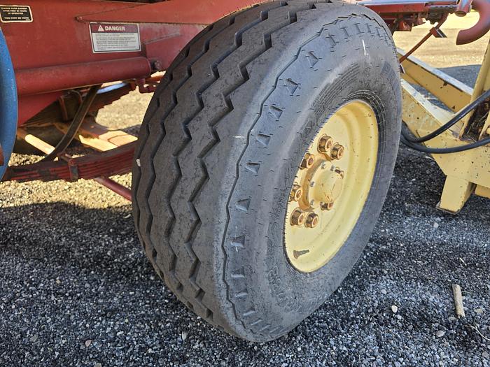 Used New Holland 1085 Balewagon