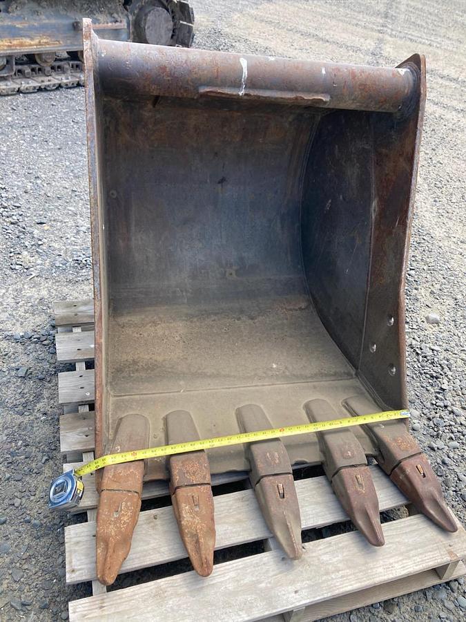 Used 2018 Volvo ECR145EL Excavator w/ Thumb + Push Blade - 3400 hrs