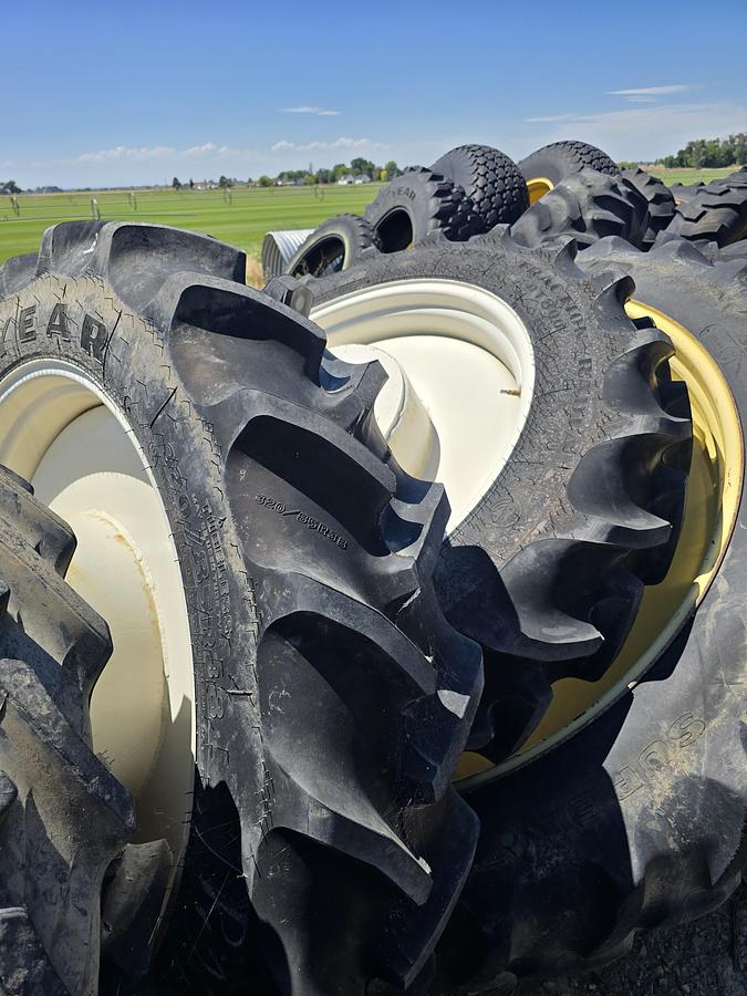 Used 80' BestWay 1000 Sprayer