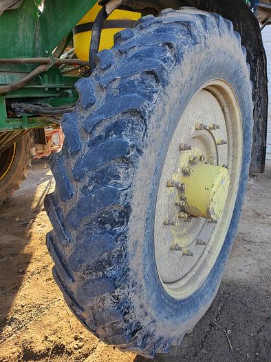 Used 2006 John Deere 4920 Sprayer w/ 4000 hrs