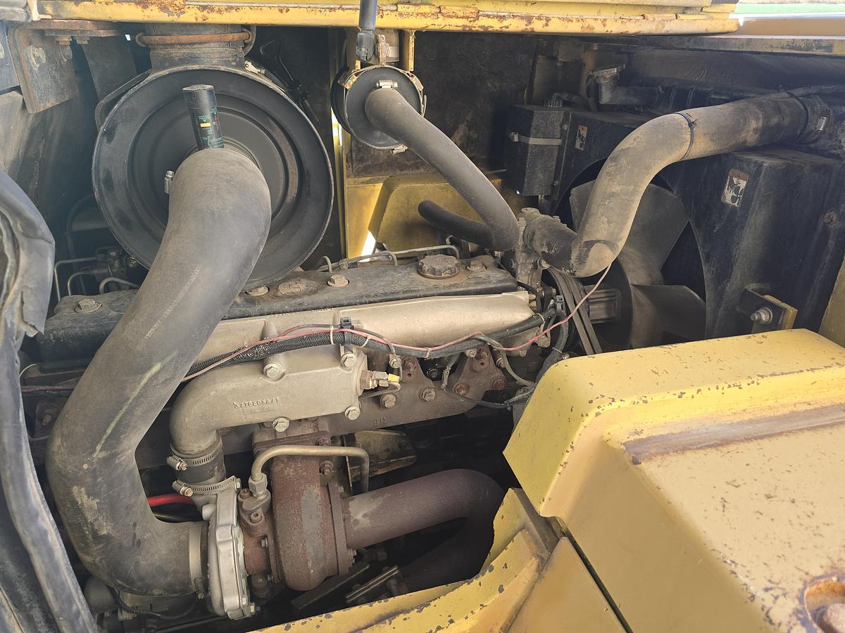 Used Hyster H210XL Hay Squeeze