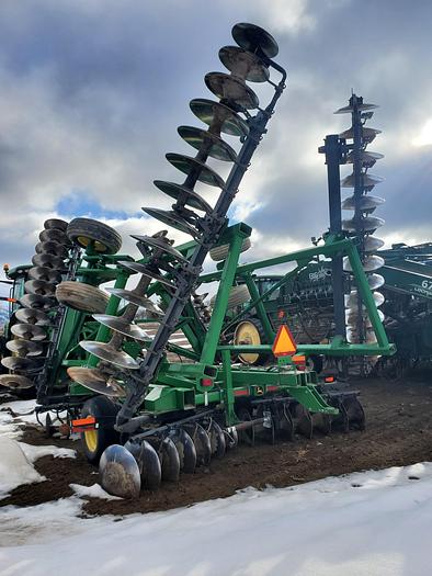 Used 34' John Deere 2625 Tandem Disk