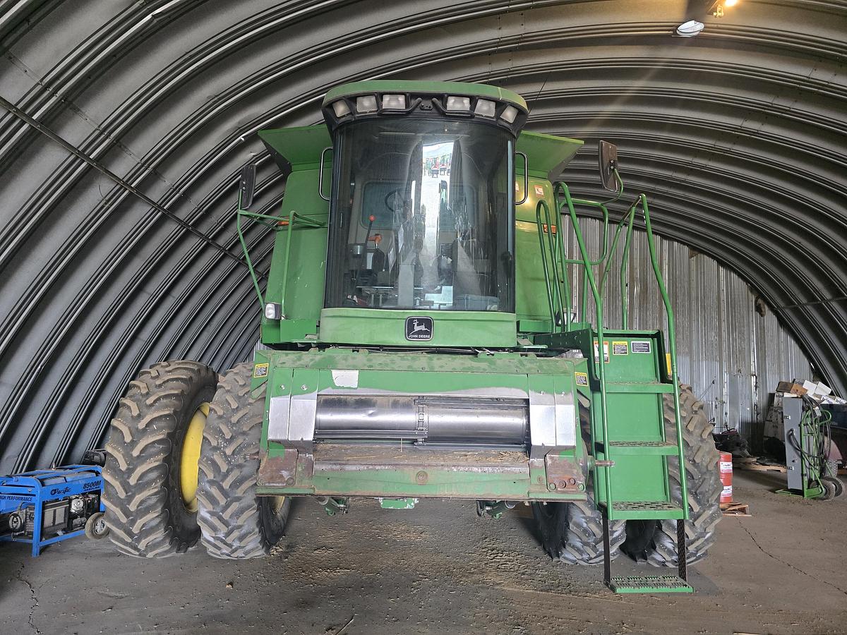 Used John Deere CTS II Combine w/ 25' Grain Header