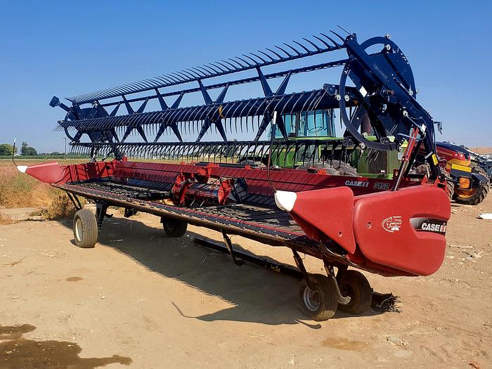 Used 2018 30' Case 3152 Draper Header
