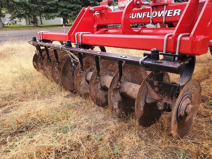 Used Sunflower 4511 Disk Ripper - 11 Shank