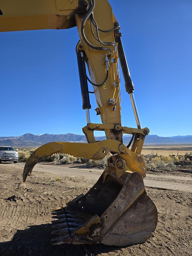 Used 2018 Caterpillar 320 Excavator w/ Thumb