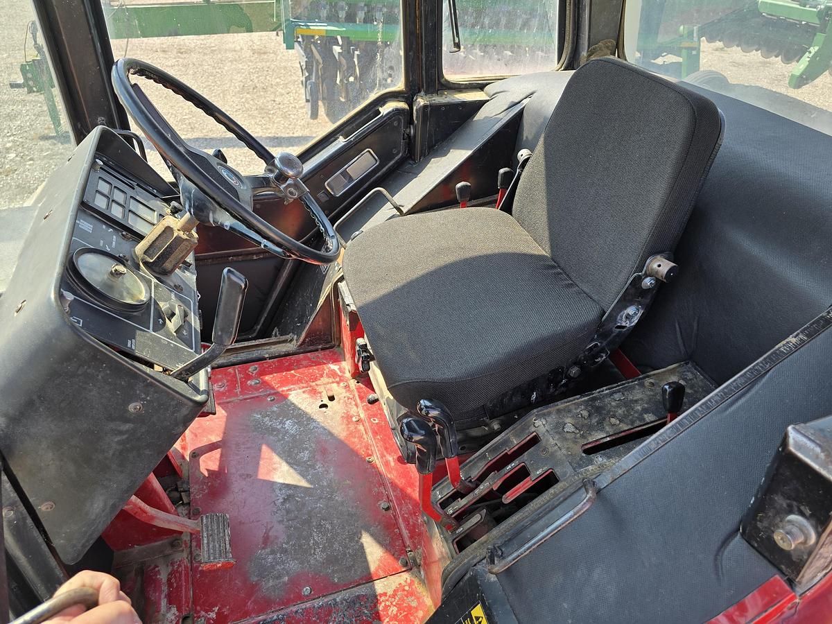 Used International 886 Tractor