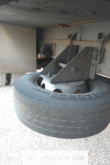 Used 2003 VOLVO FL 220 15 ton refrigerated truck