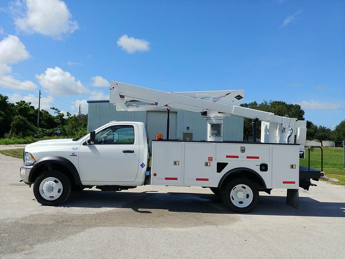 Used Versalift SST-40-EIH Telescopic Articulating Boom on 2014 Ram W5500 4x4 Reg Cab Utility Truck - 86383