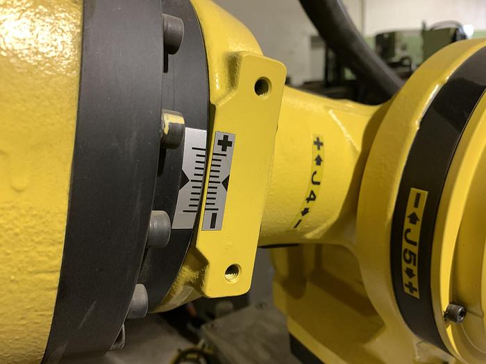 Used FANUC R2000iC/125L 6 AXIS CNC ROBOT WITH R30iB CONTROLLER, IR VISION, 125KG X 3,100 MM H REACH
